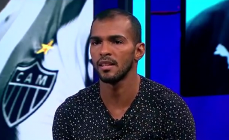 Comentarista da Globo, ex-jogador Richarlyson revela ter se relacionado com homens: 'Sou bissexual'