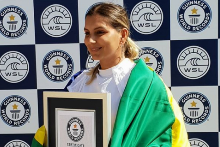 Maya Gabeira j&aacute; havia entrado para livro dos recordes ap&oacute;s surfar onda de 20,72 metros - Reprodu&ccedil;&atilde;o
