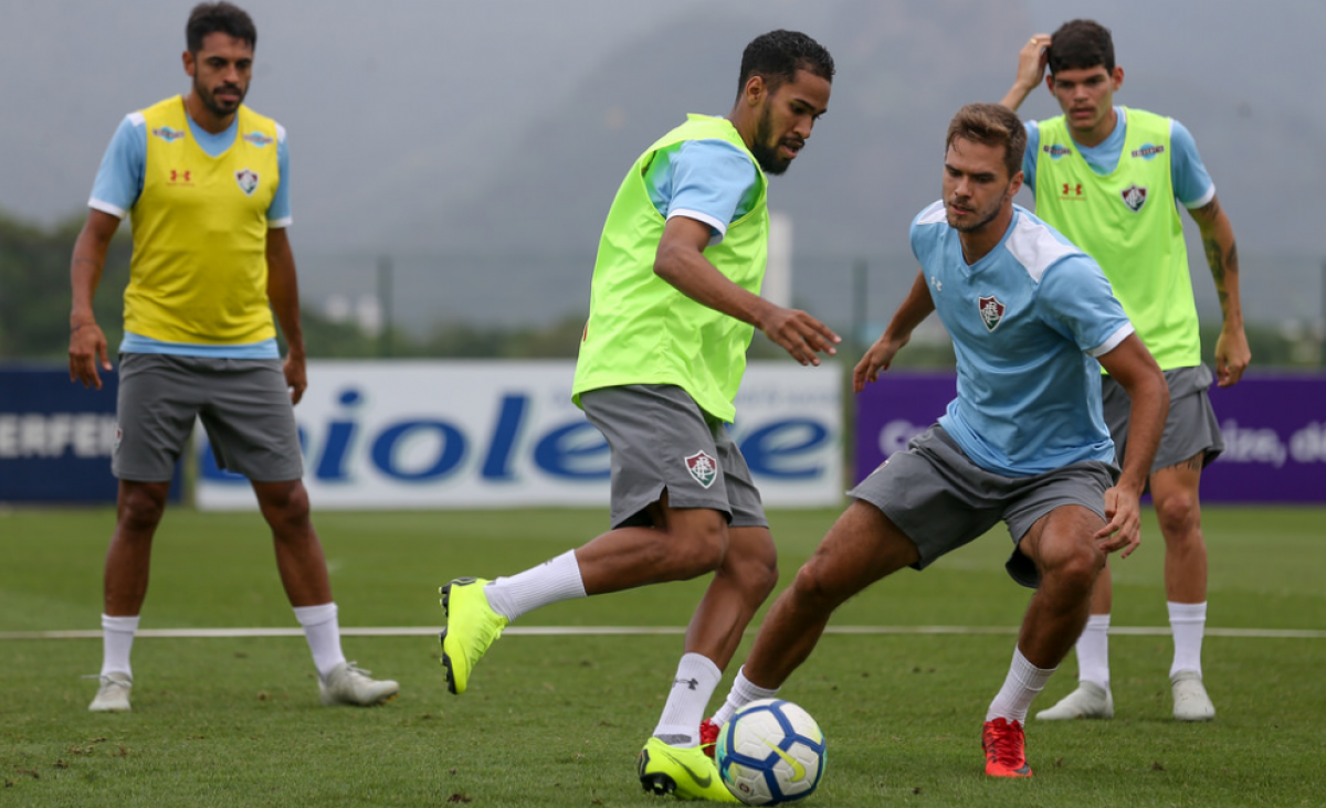 Everaldo no treino do Fluminense nesta manhã de quinta - LUCAS MERÇON / FLUMINENSE F.C.