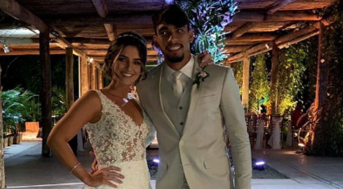 Lucas Paquetá se casa e elenco do Flamengo comparece em peso