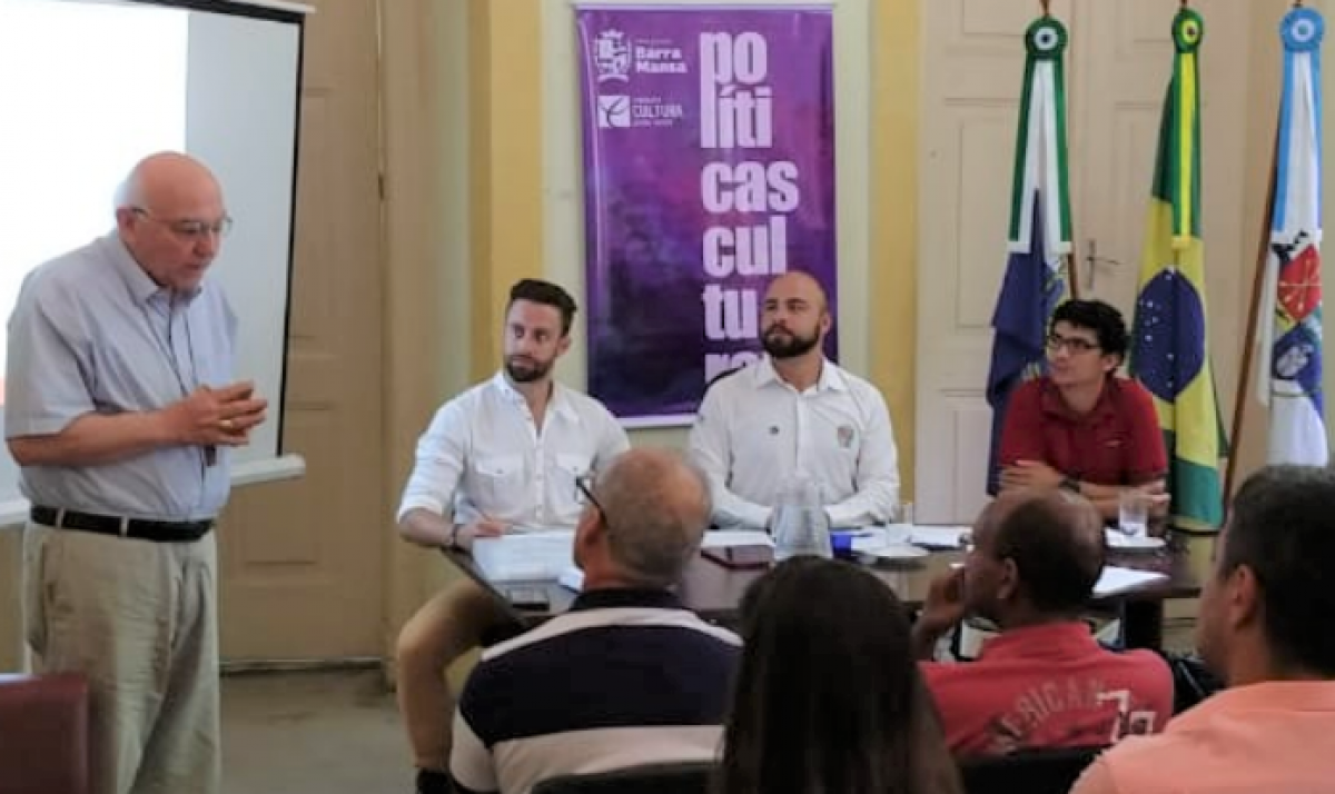 Bispo Francisco Biasin se reuniu com representantes da prefeitura pela manhã
