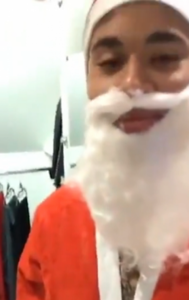 Gabriel Jesus entra no clima do Natal - Reprodução