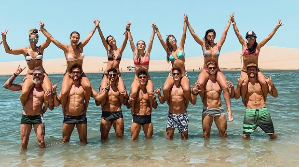 Gabriela Pugliesi e seu time de amigos e amigas sarados em Jericoacoara