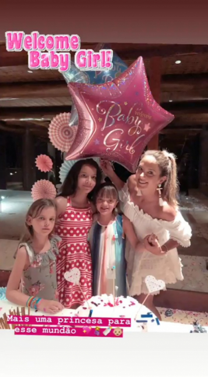 Em chá de revelação realizado na Bahia, Ticiane Pinheiro descobre que terá uma menina