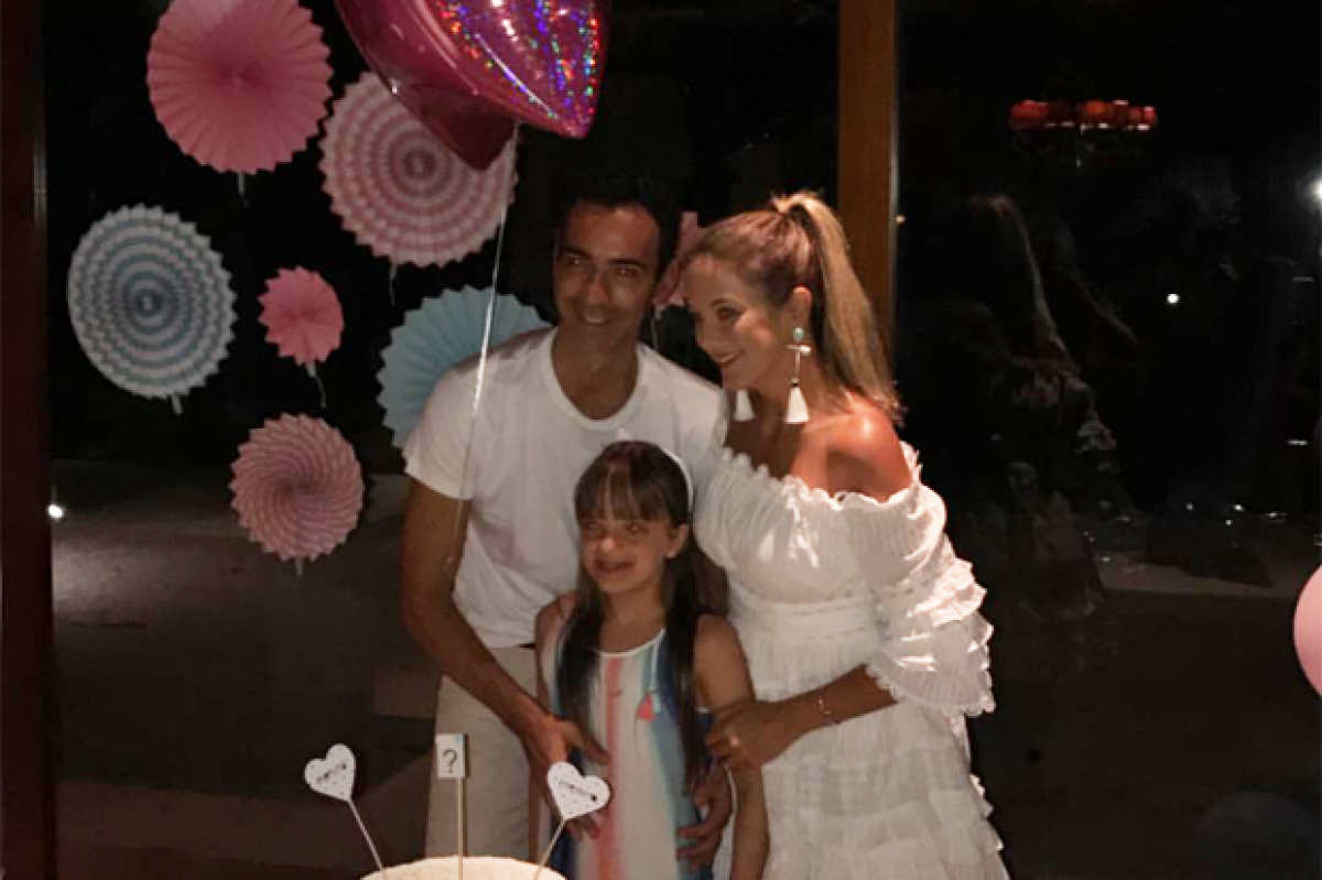 Em chá de revelação realizado na Bahia, Ticiane Pinheiro descobre que terá uma menina