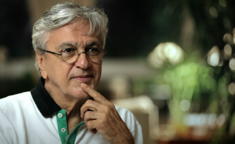 Caetano Veloso completa 79 anos e faz pedido de aniversário aos fãs!