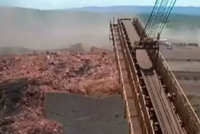 Vídeo flagra momento exato do rompimento de barragem