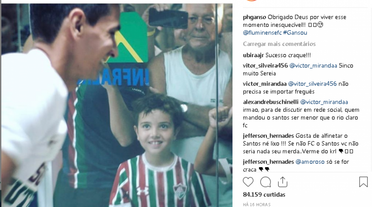 Torcedor do Fluminense, Ricardo foi ver Ganso no aeroporto