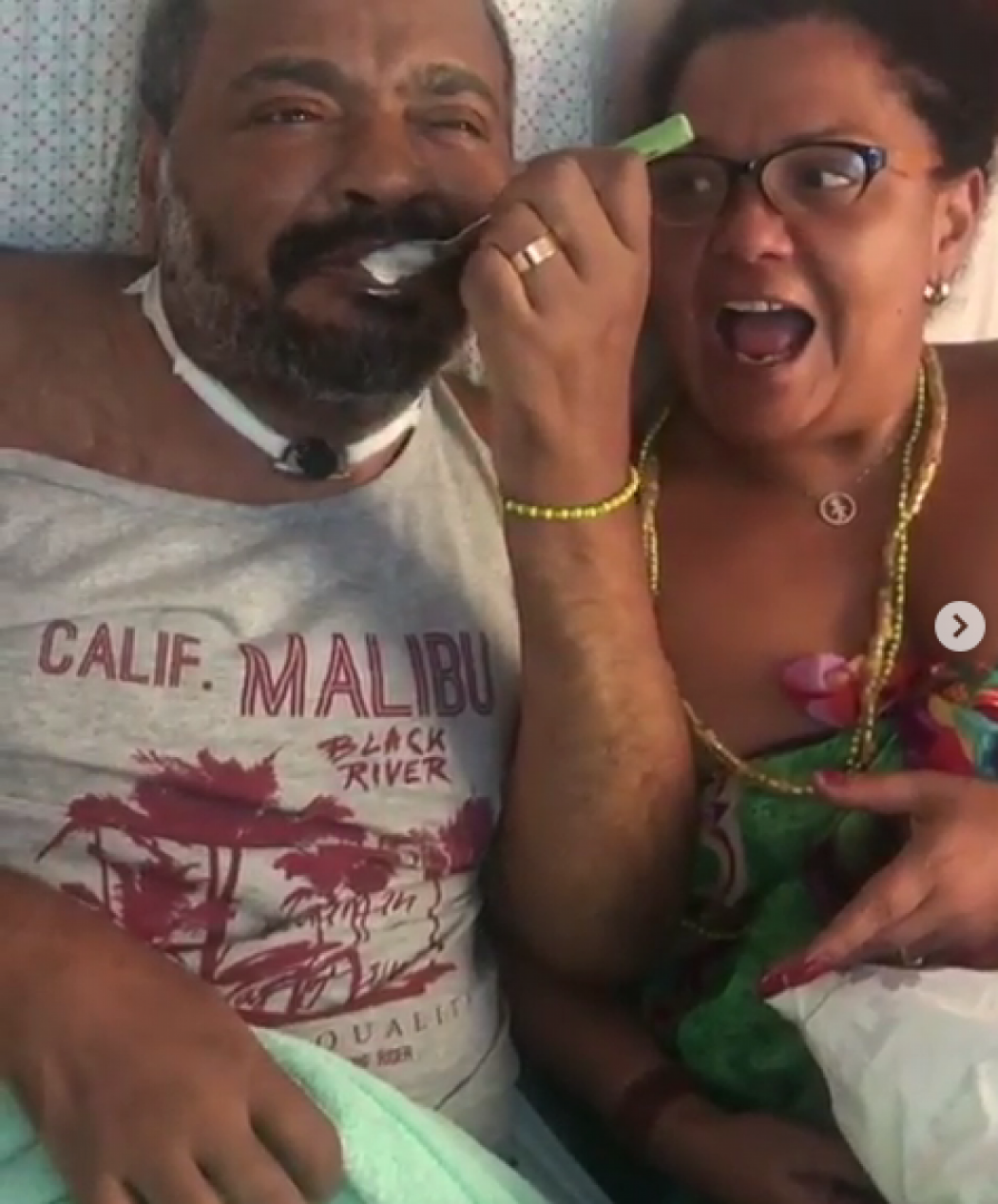 Arlindo Cruz se alimenta sozinho e fãs comemoram - Reprodução/Instagram