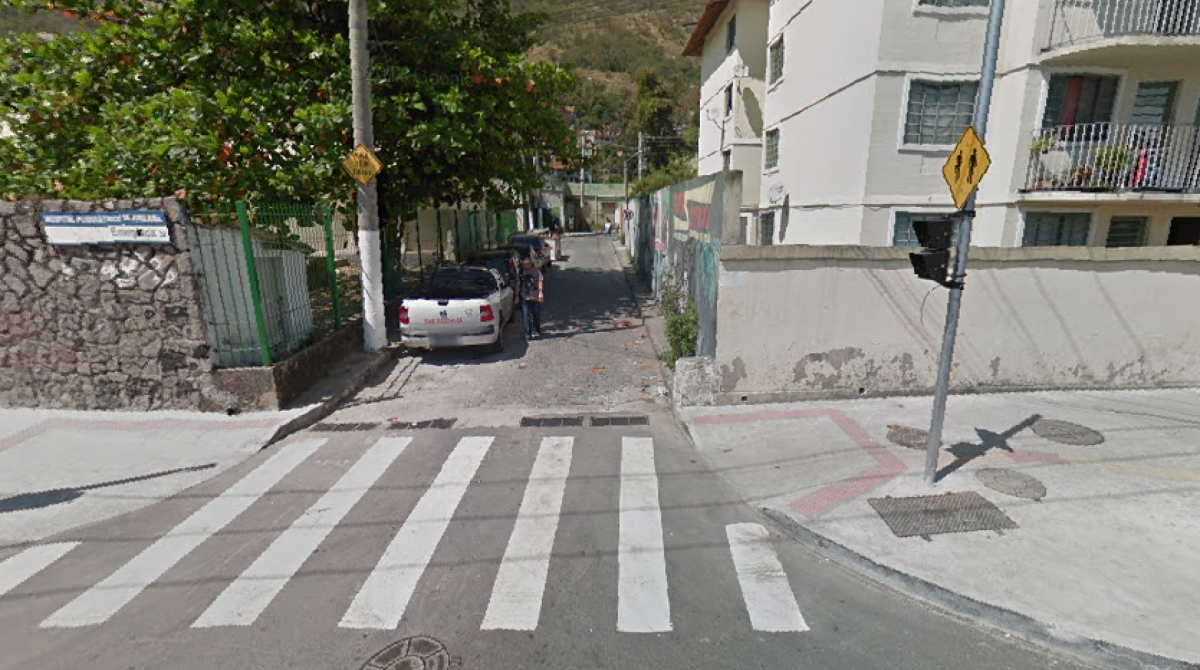 Entrada da Rua do CIEP Brasil-França - Reprodução