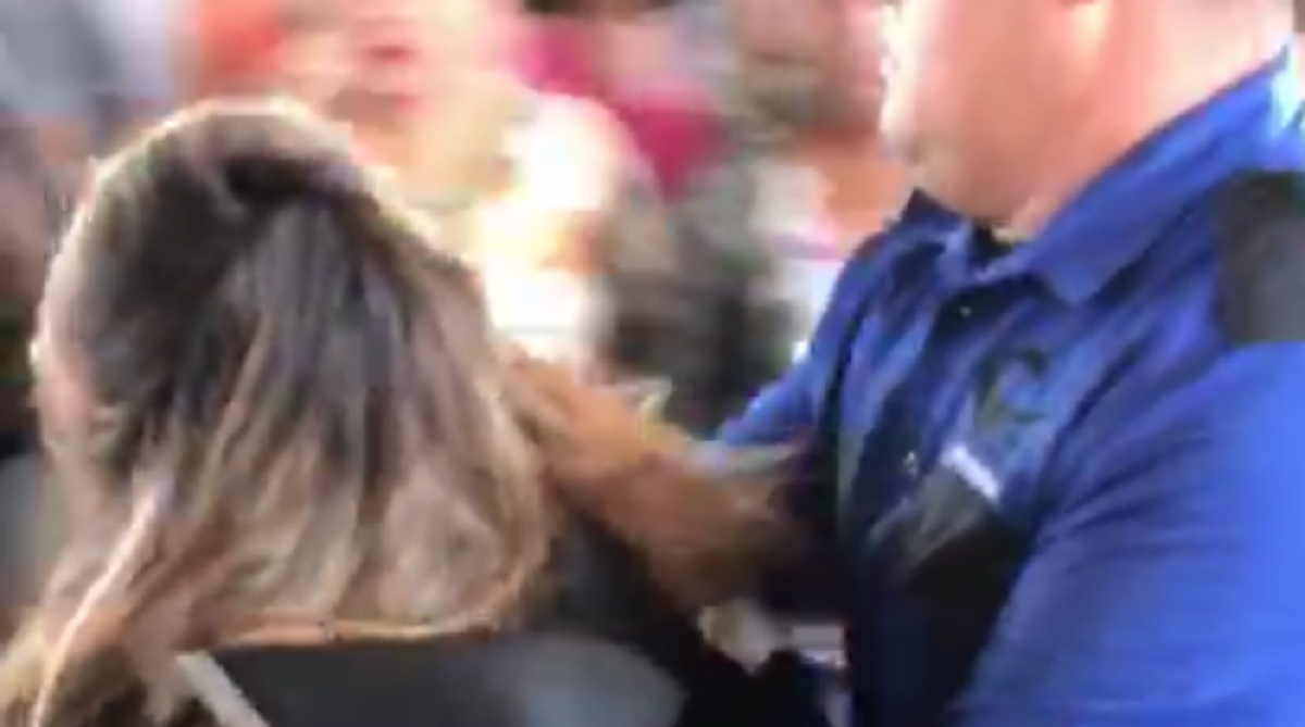 Duas venezuelanas foram agredidas suspeitas de furtar passageira no BRT - Reprodução/Vídeo