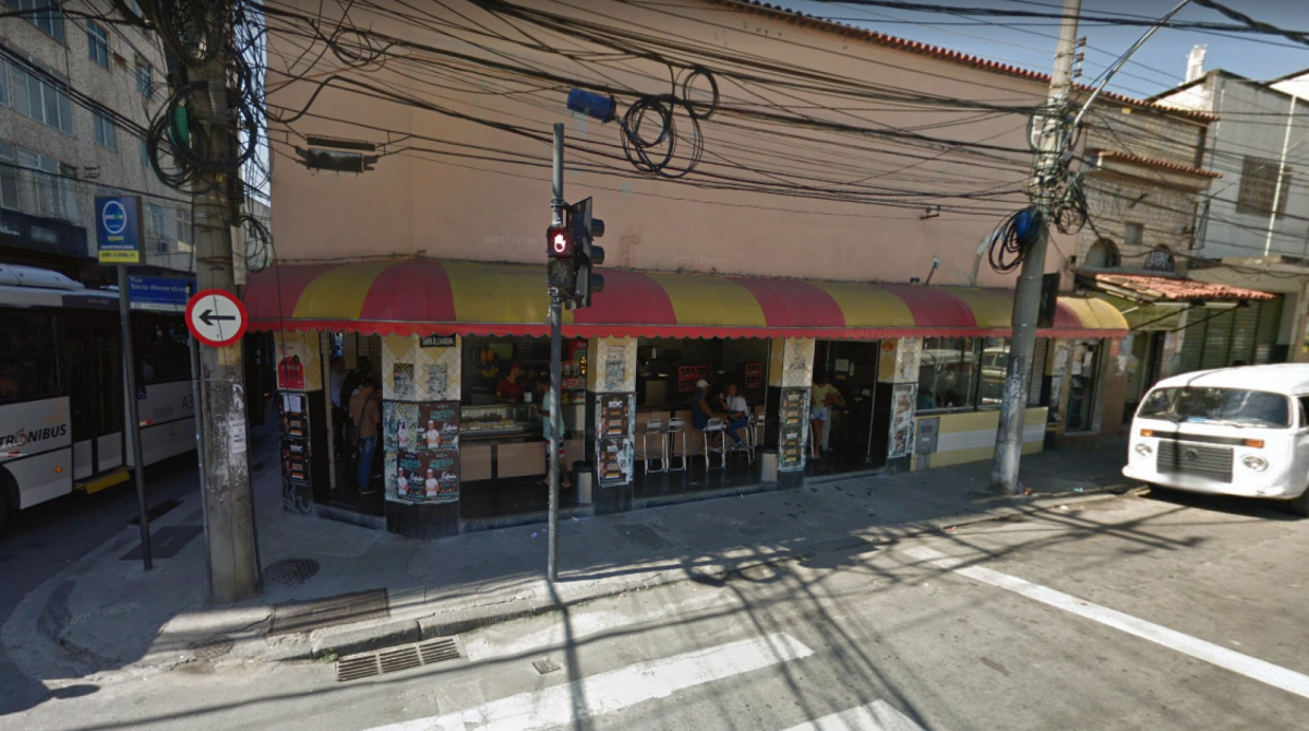 Lanchonete onde o salgado foi encontrado com comprimido fica na Rua Estrela, n&uacute;mero 109, esquina com a Rua Alexandrina