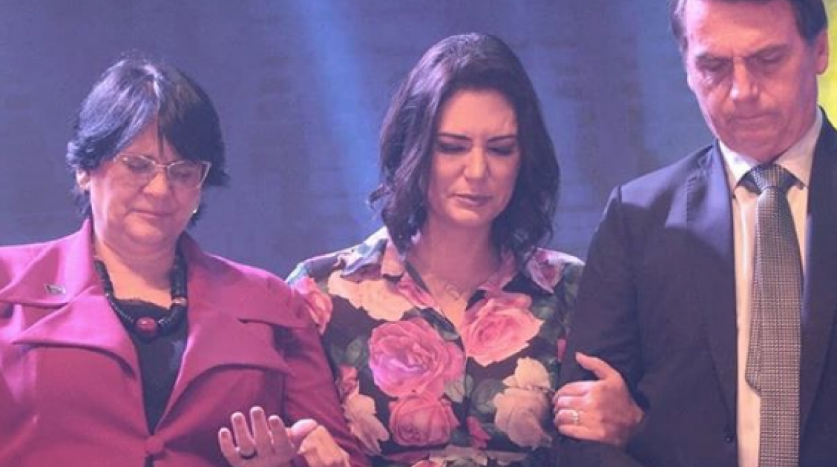 Damares Alves, Michelle e Jair Bolsonaro participaram de encontro evangélico neste final de semana - Reprodução/Instagram