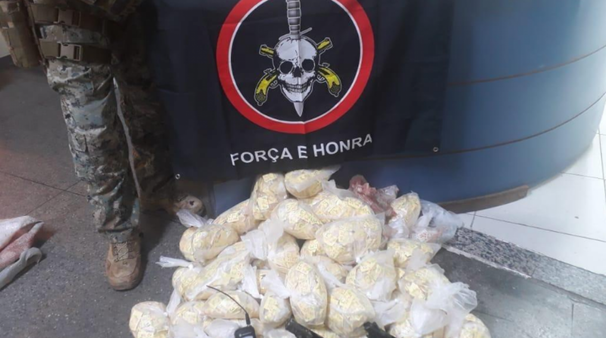 Apreensão na Mangueira - Reprodução / Twitter