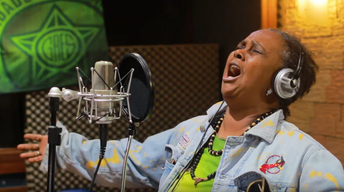 Sandra de S&aacute; concorre com samba-enredo na Mocidade