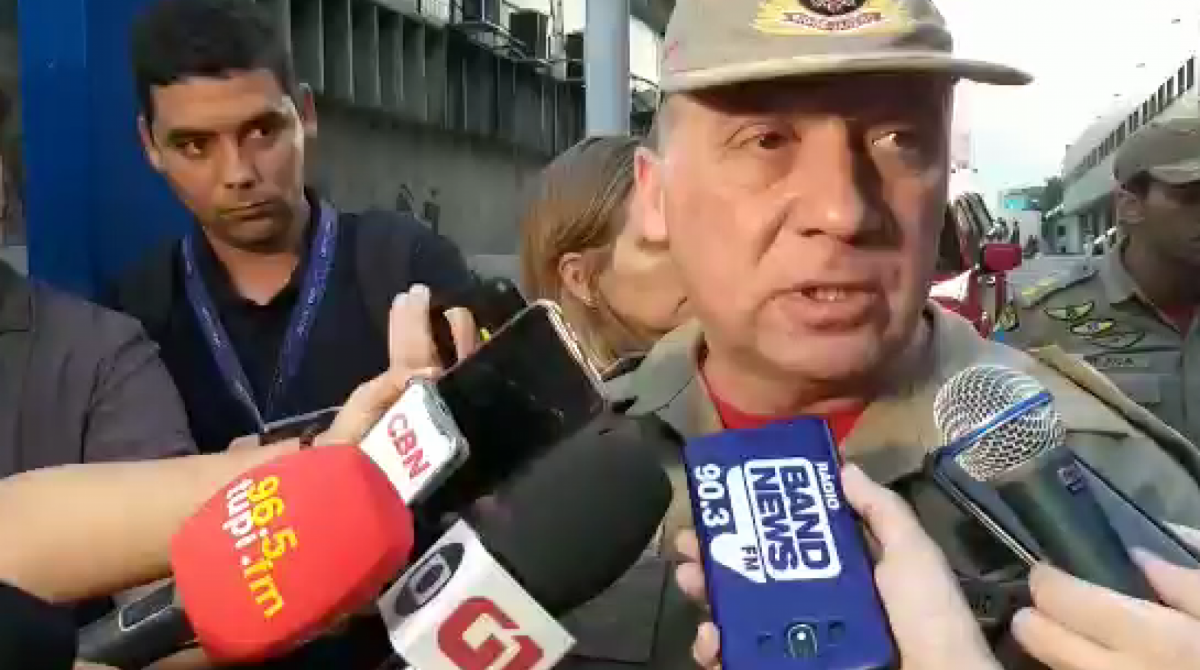 Comandante-geral fez pronunciamento na porta do Hospital Souza Aguiar - Reprodução