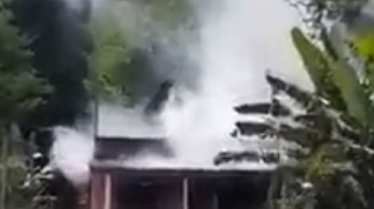 Casa fica na Rua Aristides Lopes de Souza - Reprodução