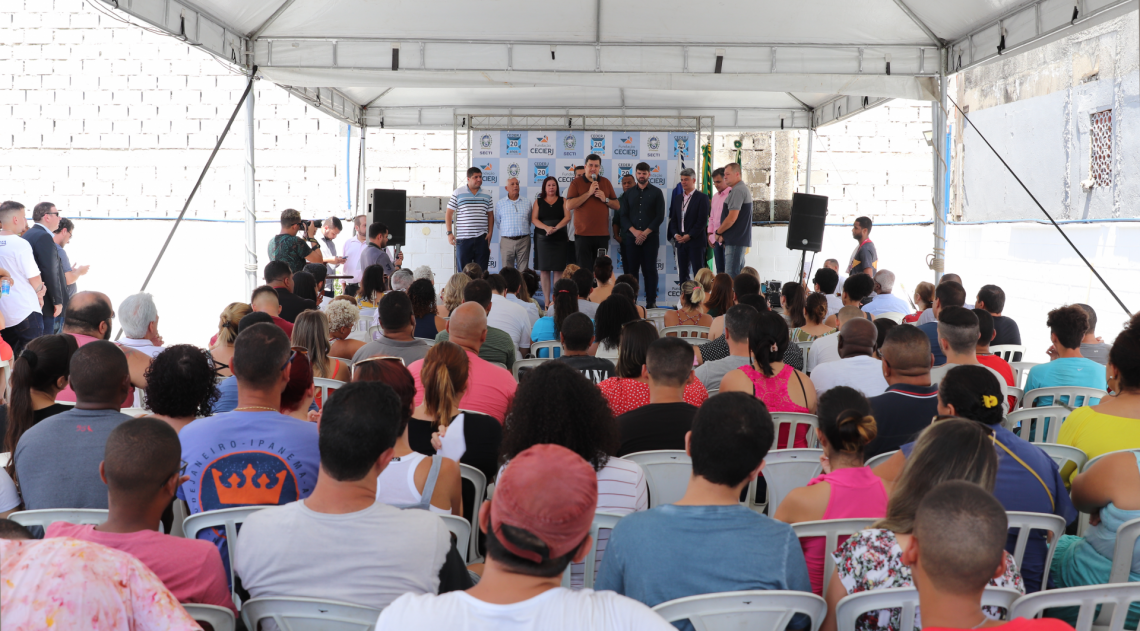 Aula inaugural no polo Cederj de Mesquita