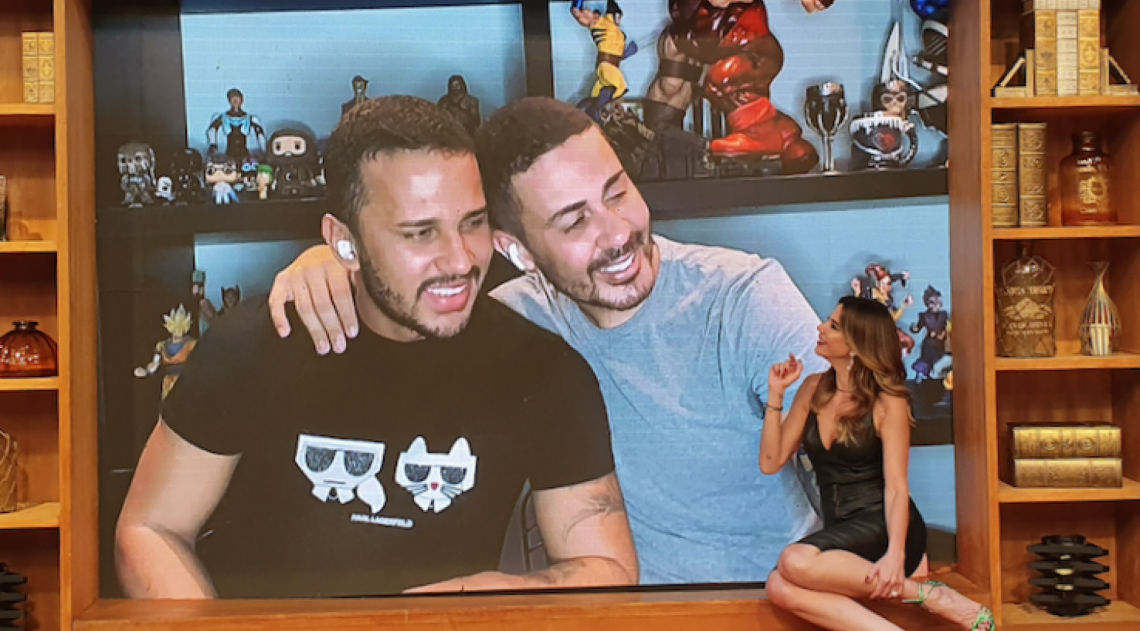 Carlinhos Maia e o marido, Lucas, participam do Luciana By Night atravÃÂ©s de live
