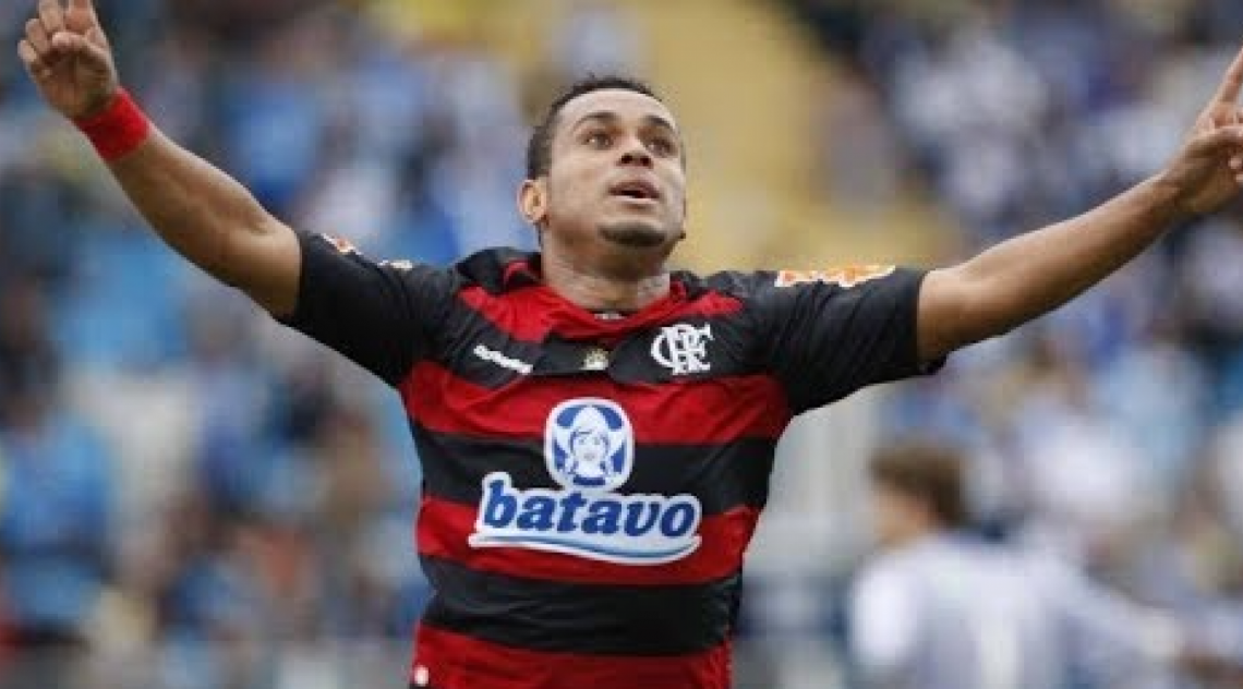 Val Baiano foi um dos destaques do Brasileiro de 2009, porém, no Flamengo a fase não foi boa e ele viveu uma seca de gols