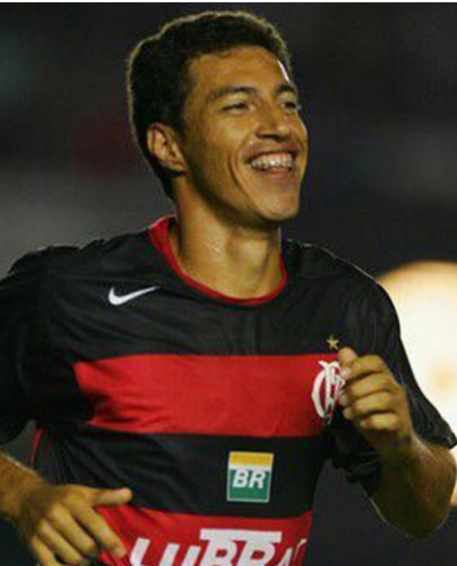 Artilheiro do Brasileiro de 2004, Dimba decepcionou com a camisa do Flamengo