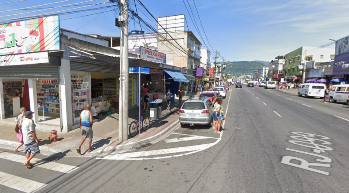 Comércio na rua Doutor Curvelo Cavalcanti: restrições para alguns setores, liberação para todos, apesar do número crescente de casos - Reprodução internet - Google Maps