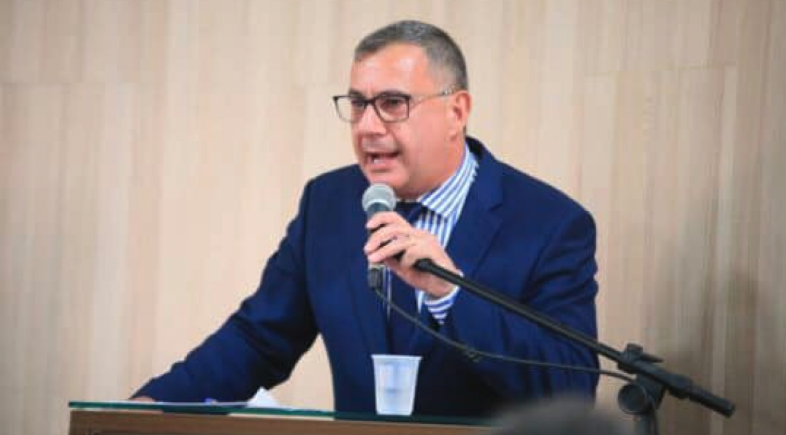 O vereador de Campos Luiz Alberto Neném (PSL) foi internado em hospital da cidade com a covid-19 - Reprodução facebook