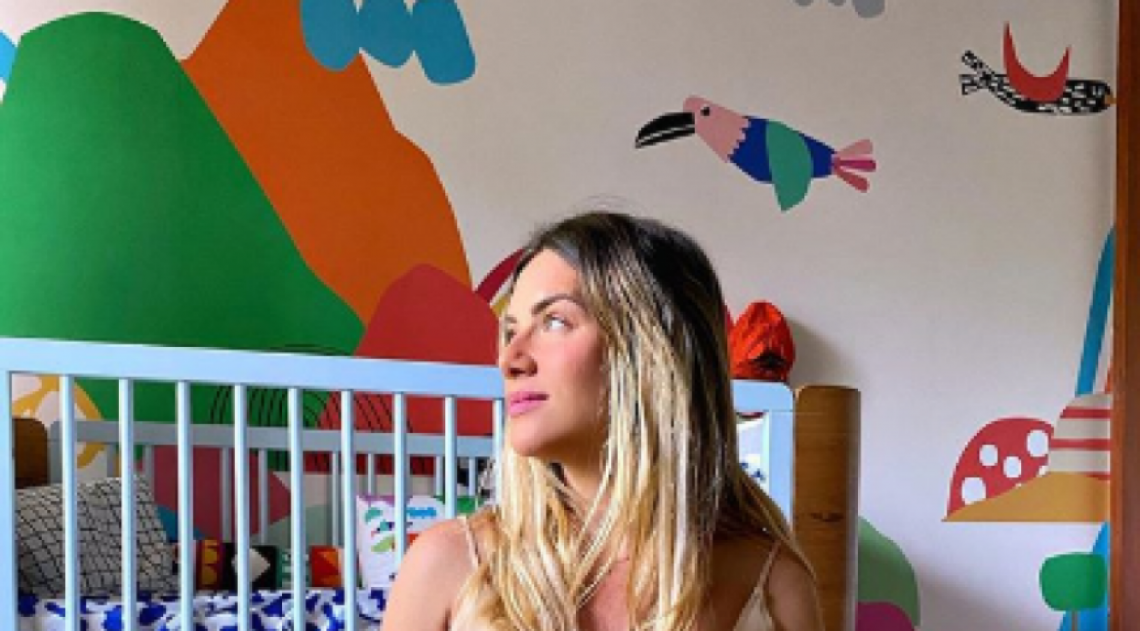 Giovanna Ewbank mostra quarto dos filhos