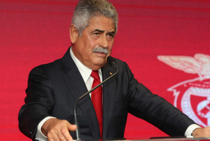 Jornal português afirma que presidente do Benfica vem ao Rio para tentar contratar três jogadores do Flamengo