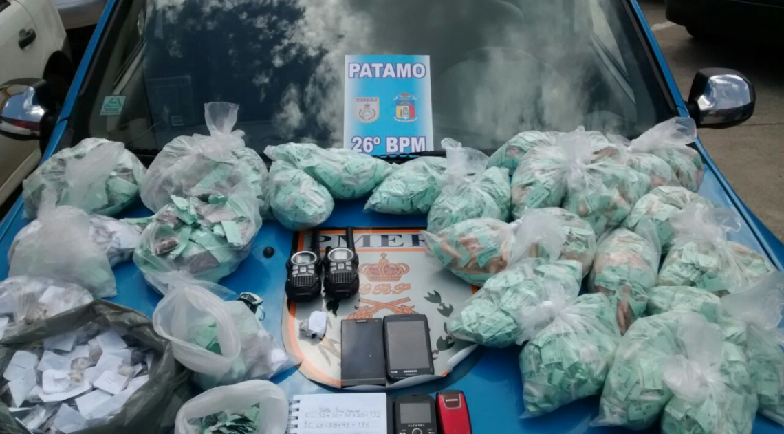 Polícia Militar teve final de semana agitado em Petrópolis. Forças de segurança vêm endurecendo fiscalização para coibir uso e tráfico de drogas em diversos pontos da cidade - Reprodução