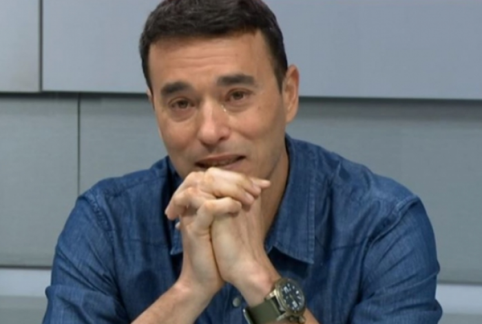 André Rizek se emocionou  - Reprodução Internet