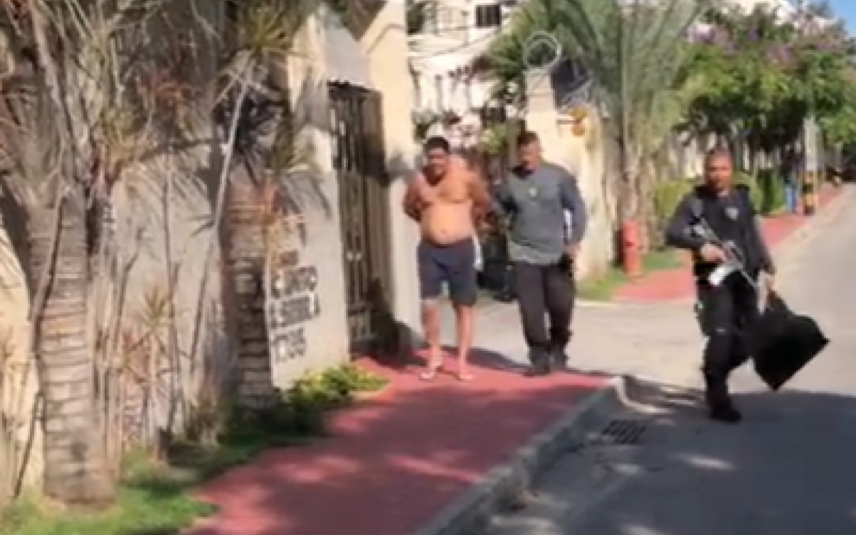 Líder da milícia que atua em Chaperó, em Itaguaí é preso - Reprodução de vídeo