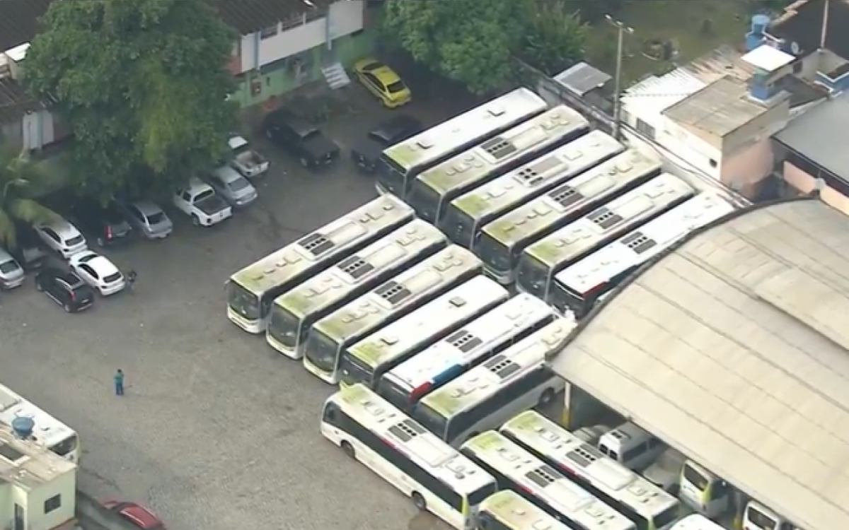 Motoristas da Viação Pavunense realizam paralisação - Reprodução / TV Globo