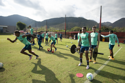 Comissão permanente e de Rogério Ceni afinam entrosamento no Flamengo e elenco mostra evolução física