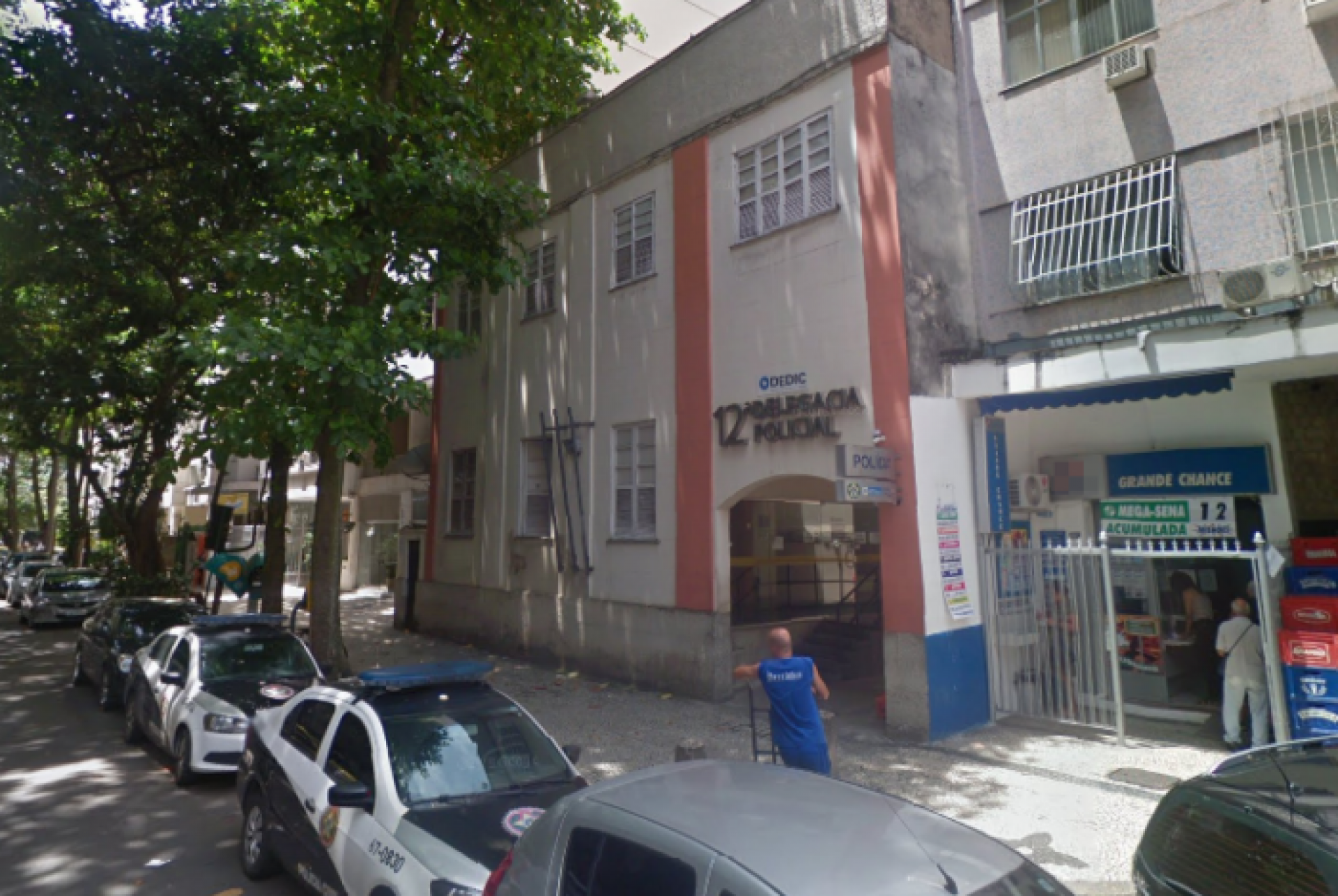 Briga entre inquilino e proprietária termina com mulher esfaqueada em Copacabana