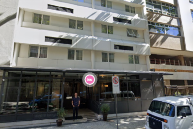 Desabamento de marquise deixa um ferido em Ipanema