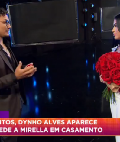 Dynho Alves e MC Mirella - Reprodução de vídeo