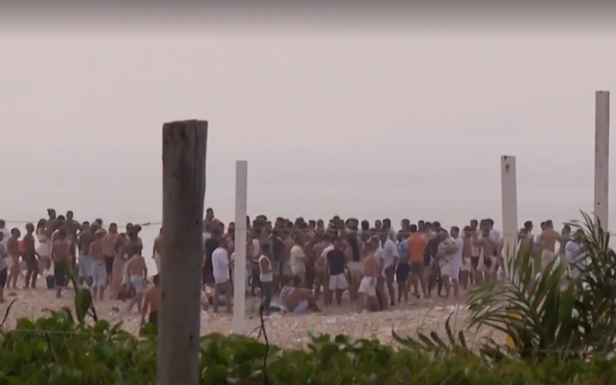 Registros de aglomeração foram feitos em diversos pontos das praias da Zona Sul do Rio