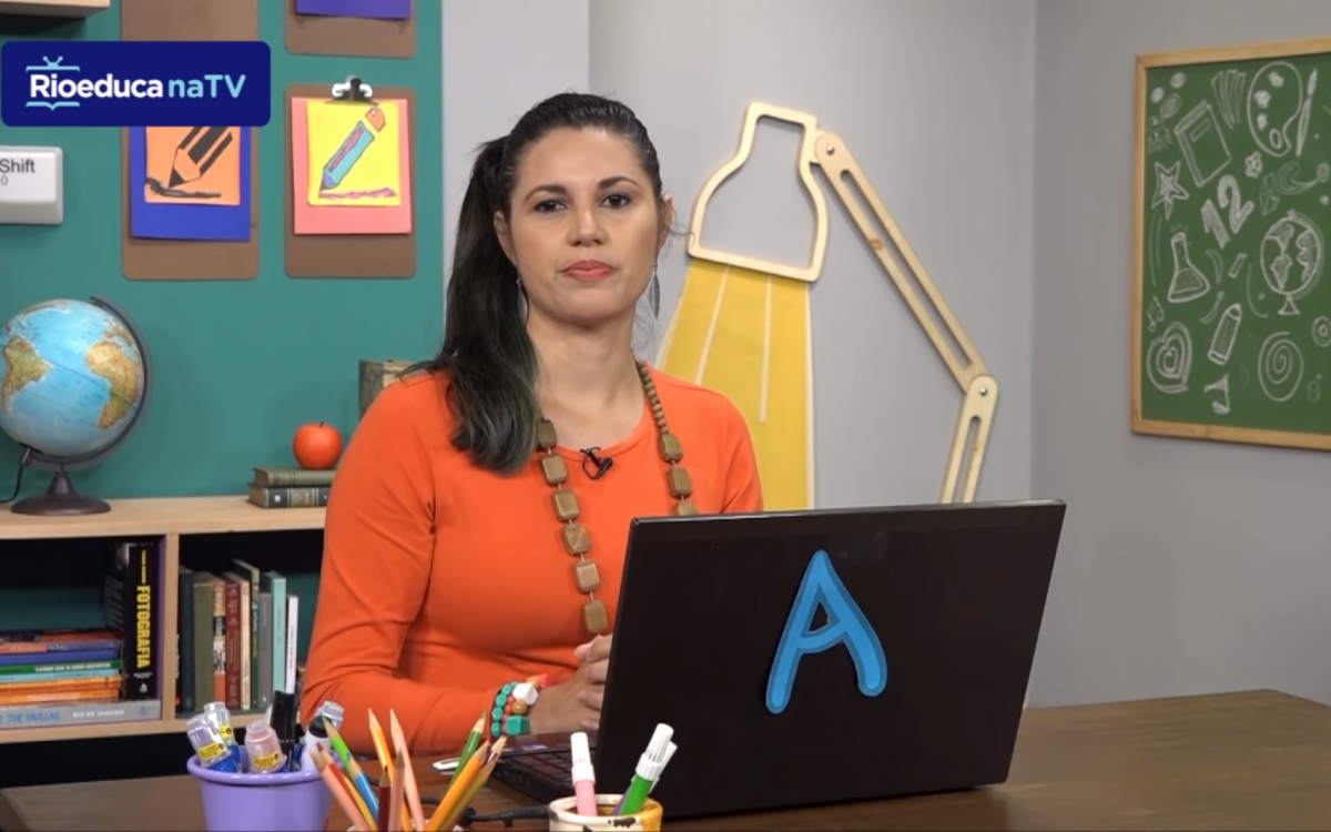 As aulas tamb&eacute;m est&atilde;o no canal da MultiRio no YouTube.