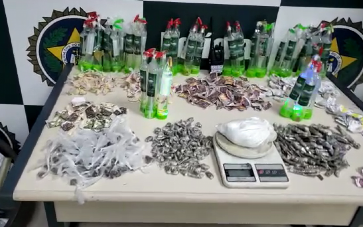 Polícia Civil prende dois traficantes em São João de Meriti - Reprodução de vídeo / Divulgação / Polícia Civil