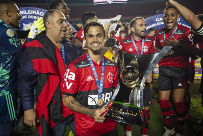 Dirigente do Flamengo exalta permanência de Ceni e projeta oxigenação em elenco