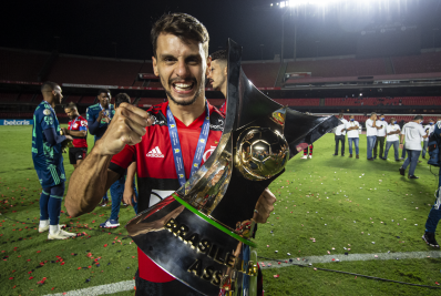 Rodrigo Caio se vê como um dos melhores zagueiros do Brasil e elogia Ceni: 'Corajoso'