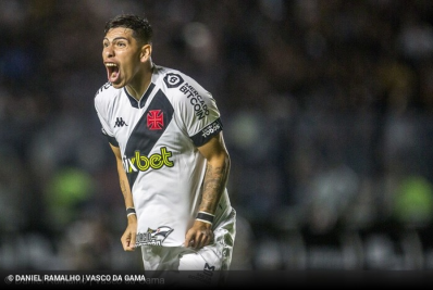 Vasco recebe proposta de clube chileno para negociar meia-atacante 