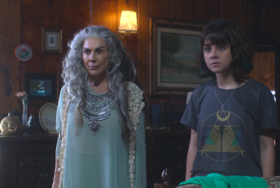 Filme de terror com Klara Castanho e Ângela Dippe encerra gravações