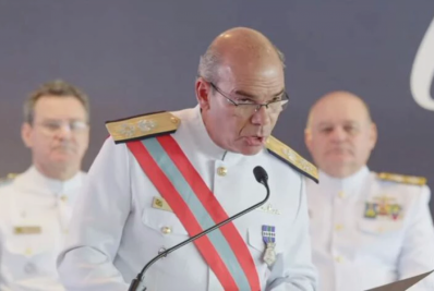 Otimista com reunião, comandante da Marinha elogia 'visão apurada' de Lula