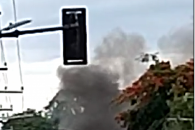 Protesto de moradores da Cidade de Deus fecha para trânsito a Avenida Miguel Salazar