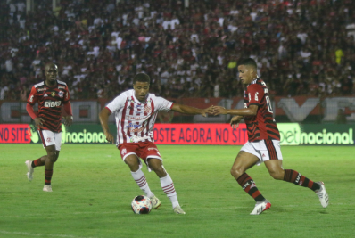 Carlos Eduardo ganha destaque no Bangu no início de temporada