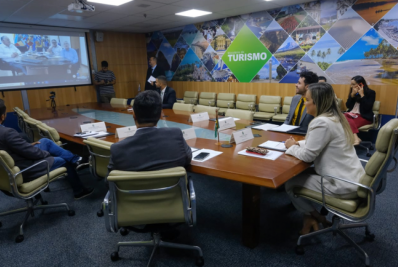 Ampliação de fluxo de turistas entre Brasil e Uruguai é tema de reunião entre ministros