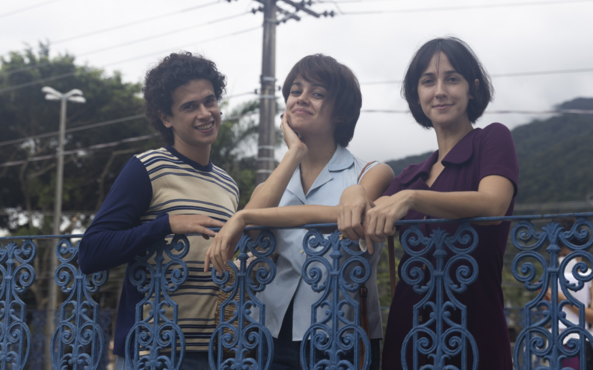 Caetano Veloso (Rodrigo Lelis), Gal Costa (Sophie Charlotte) e Ded&eacute; Gadelha (Camila M&aacute;rdila) - Reprodu&ccedil;&atilde;o Internet