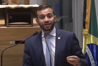 Deputado denuncia violência de PMs contra foliões no DF